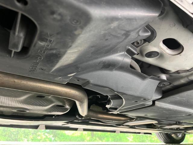 プリウス Ｓツーリングセレクション　フルエアロ　純正ＳＤナビ　バックカメラ　１００Ｖ電源　衝突被害軽減システム　禁煙車　レザー調シート　コーナーセンサー　スマートキー　ＬＥＤヘッド　ビルトインＥＴＣ　クルコン　純正１７インチアルミ（47枚目）