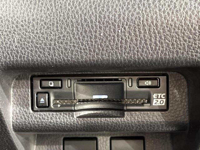 クラウンクロスオーバー Ｇアドバンスド・レザーパッケージ　４ＷＤ　全周囲カメラ　純正１２．３インチナビ　衝突被害軽減システム　禁煙車　レザーシート　前席シートエアコン　ドラレコ　コーナーセンサー　スマートキー　ＬＥＤヘッド　ＥＴＣ２．０　純正２１インチアルミ（30枚目）