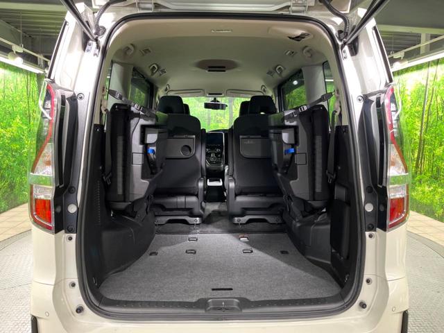 セレナ ｅ－パワー　ハイウェイスターＶ　純正１０型ナビ　両側電動ドア　全周囲カメラ　衝突被害軽減システム　プロパイロット　禁煙車　ドラレコ　コーナーセンサー　スマートキー　ビルトインＥＴＣ　純正１５インチアルミ　オートライト（11枚目）