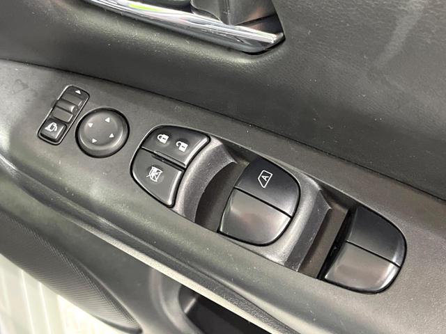 セレナ ｅ－パワー　ハイウェイスターＶ　純正１０型ナビ　両側電動ドア　全周囲カメラ　衝突被害軽減システム　プロパイロット　禁煙車　ドラレコ　コーナーセンサー　スマートキー　ビルトインＥＴＣ　純正１５インチアルミ　オートライト（28枚目）