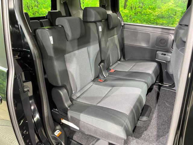 シエンタ ハイブリッドＸ　登録済未使用車　電動スライドドア　衝突被害軽減システム　レーダークルーズ　禁煙車　コーナーセンサー　スマートキー　ＬＥＤヘッド　オートハイビーム　車線逸脱警報　オートライト　オートエアコン（9枚目）