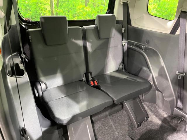 シエンタ ハイブリッドＸ　登録済未使用車　電動スライドドア　衝突被害軽減システム　レーダークルーズ　禁煙車　コーナーセンサー　スマートキー　ＬＥＤヘッド　オートハイビーム　車線逸脱警報　オートライト　オートエアコン（10枚目）