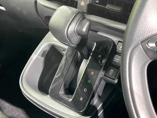 シエンタ ハイブリッドＸ　登録済未使用車　電動スライドドア　衝突被害軽減システム　レーダークルーズ　禁煙車　コーナーセンサー　スマートキー　ＬＥＤヘッド　オートハイビーム　車線逸脱警報　オートライト　オートエアコン（30枚目）