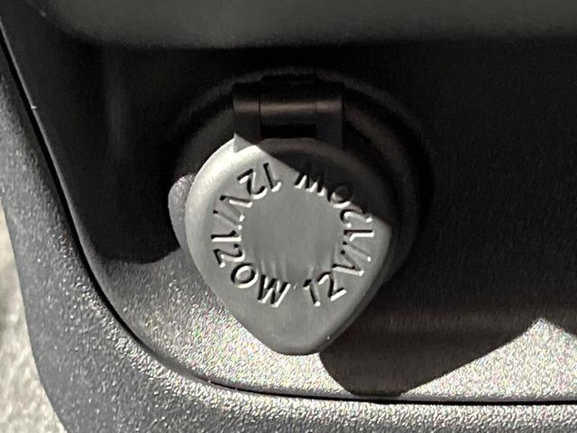 シエンタ ハイブリッドＸ　登録済未使用車　電動スライドドア　衝突被害軽減システム　レーダークルーズ　禁煙車　コーナーセンサー　スマートキー　ＬＥＤヘッド　オートハイビーム　車線逸脱警報　オートライト　オートエアコン（32枚目）