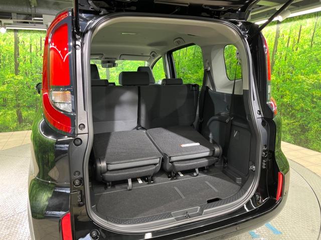 シエンタ ハイブリッドＸ　登録済未使用車　電動スライドドア　衝突被害軽減システム　レーダークルーズ　禁煙車　コーナーセンサー　スマートキー　ＬＥＤヘッド　オートハイビーム　車線逸脱警報　オートライト　オートエアコン（39枚目）