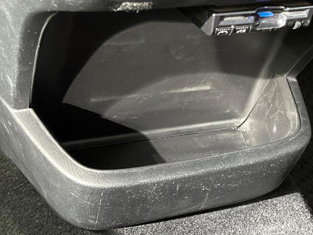 ストリーム ＲＳＴ　ＳＤナビ　バックカメラ　禁煙車　ハーフレザーシート　ドラレコ　ＨＩＤヘッド　ＥＴＣ　純正１７インチアルミ　オートライト　オートエアコン　Ｂｌｕｅｔｏｏｔｈ　ＣＤ　ＤＶＤ再生　フルセグ（50枚目）