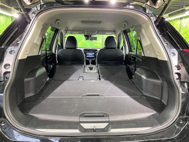エクストレイル ２０Ｘｉ　全周囲カメラ　純正９型ナビ　フリップダウンモニター　プロパイロット　Ｂｌｕｅｔｏｏｔｈ　地デジ　パワーシート　ドライブレコーダー　ＥＴＣ　電動リアゲート　シートヒーター　ＬＥＤヘッドライト　ステアリン（10枚目）