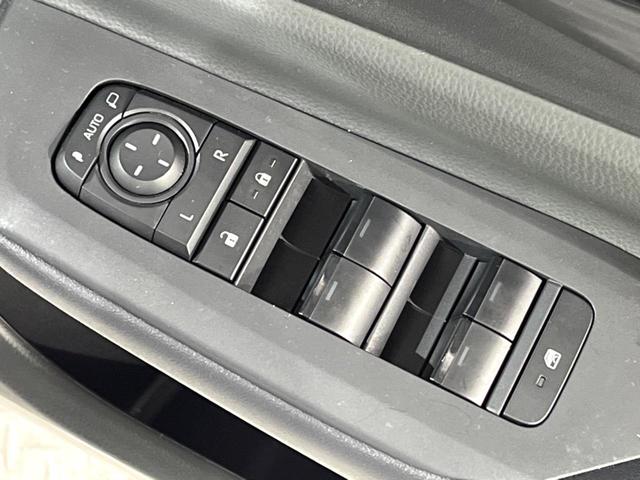 プリウス Ｘ　バックカメラ　トヨタセーフティセンス　　カロッツェリアディスプレイオーディオ　ＡＣ１００Ｖ　クリアランスソナー　レーダークルーズ　スマートキー　プッシュスタート　ＥＴＣ　オートエアコン　ＬＥＤヘッドラ（23枚目）