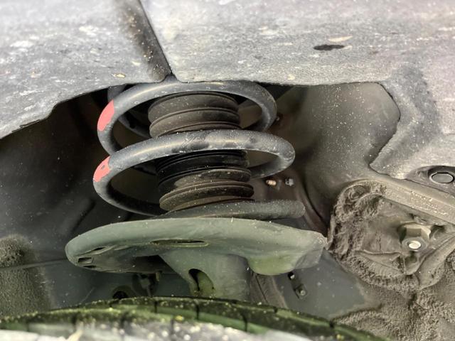 ハリアー プレミアム　サンルーフ　純正９インチナビ　レーダークルーズ　禁煙車　電動リアゲート　ハーフレザーシート　パワーシート　ドラレコ　コーナーセンサー　スマートキー　ＬＥＤヘッド　ビルトインＥＴＣ（20枚目）