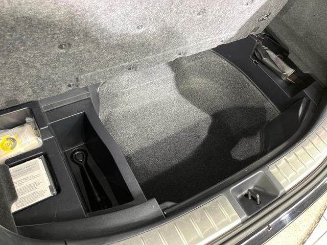 ハリアー プレミアム　サンルーフ　純正９インチナビ　レーダークルーズ　禁煙車　電動リアゲート　ハーフレザーシート　パワーシート　ドラレコ　コーナーセンサー　スマートキー　ＬＥＤヘッド　ビルトインＥＴＣ（50枚目）