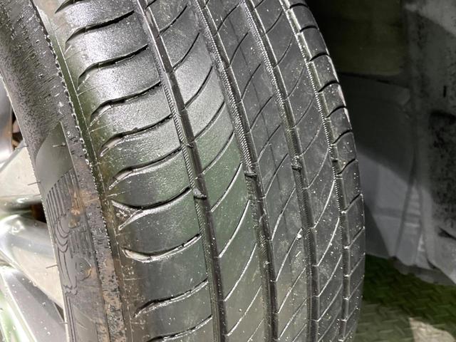 ハリアー プレミアム　サンルーフ　純正９インチナビ　レーダークルーズ　禁煙車　電動リアゲート　ハーフレザーシート　パワーシート　ドラレコ　コーナーセンサー　スマートキー　ＬＥＤヘッド　ビルトインＥＴＣ（53枚目）