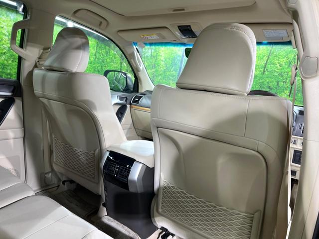 ランドクルーザープラド ＴＸ　Ｌパッケージ　マットブラックエディション　４ＷＤ　ＢＩＧ－Ｘ９型ナビ　７人乗り　サンルーフ　衝突被害軽減システム　レーダークルーズ　禁煙車　レザーシート　コーナーセンサー　スマートキー　ＬＥＤヘッド　ビルトインＥＴＣ　純正１９インチアルミ（25枚目）