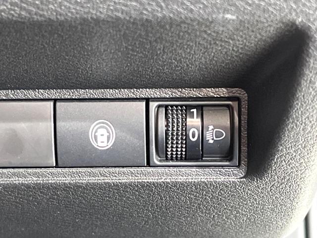 ノート X バックカメラ 衝突被害軽減システム 禁煙車 コーナーセンサー スマートキー LEDヘッド ETC オートハイビーム 車線逸脱警報 オートライト オートエアコン Bluetooth(23枚目)