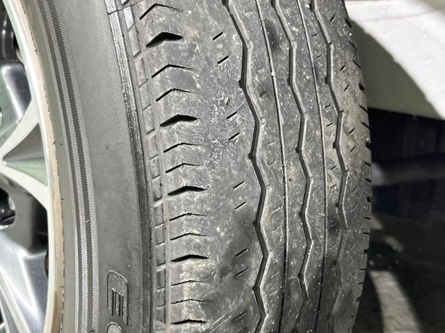 ハイエースバン スーパーＧＬ　ダークプライムＩＩ　衝突被害軽減システム　禁煙車　ハーフレザーシート　ドラレコ　コーナーセンサー　スマートキー　ＬＥＤヘッド　ＥＴＣ２．０　純正１８インチアルミ　オートハイビーム　車線逸脱警報　オートライト（48枚目）