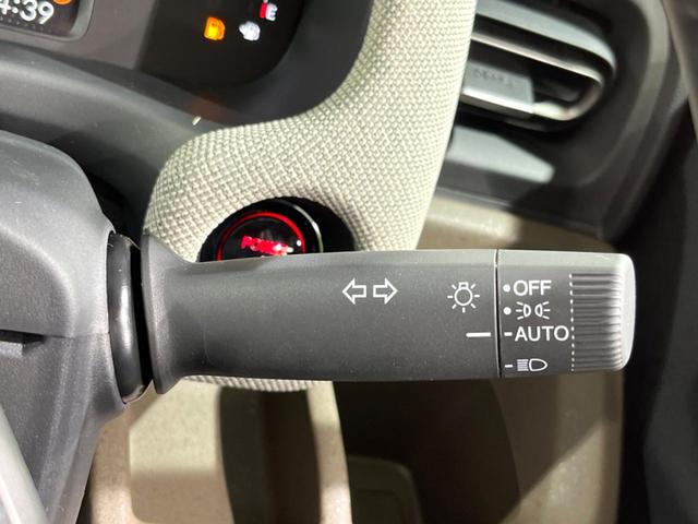 フリード ｅ：ＨＥＶエアー　ＥＸ　登録済未使用車　両側電動ドア　衝突被害軽減システム　レーダークルーズ　ハーフレザーシート　コーナーセンサー　スマートキー　純正１５インチアルミ　オートハイビーム　車線逸脱警報　オートライト（27枚目）