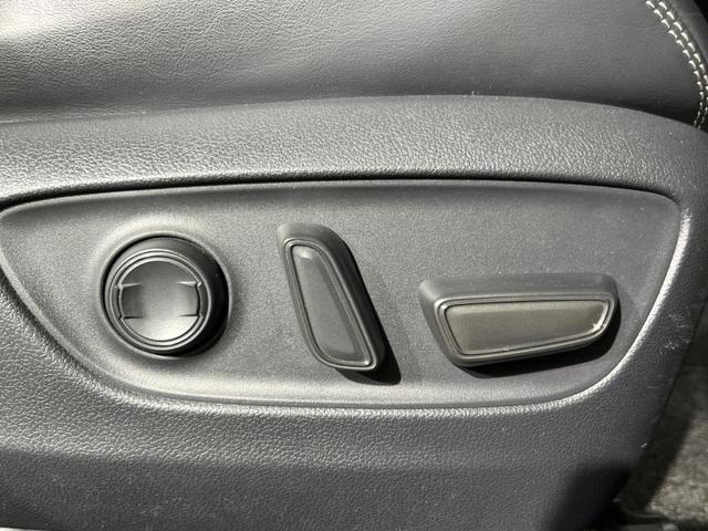 ＲＡＶ４ Ｇ　Ｚパッケージ　４ＷＤ　純正ＳＤナビ　バックカメラ　衝突被害軽減システム　レーダークルーズ　禁煙車　電動リアゲート　パワーシート　ドラレコ　コーナーセンサー　スマートキー　ＬＥＤヘッド　ビルトインＥＴＣ（27枚目）