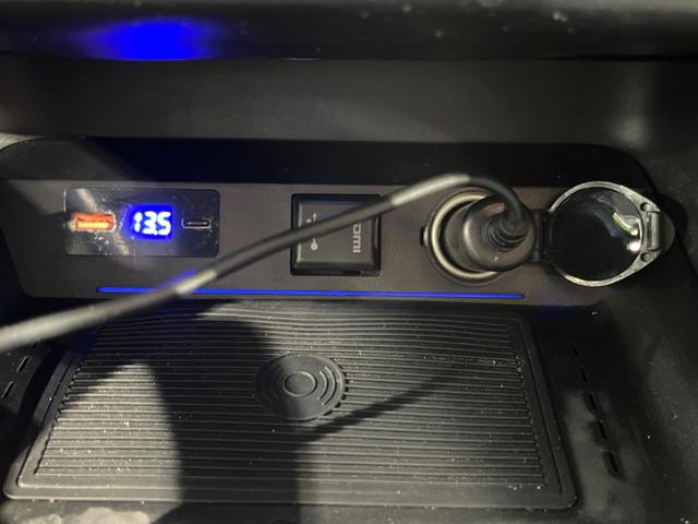 ＲＡＶ４ Ｇ　Ｚパッケージ　４ＷＤ　純正ＳＤナビ　バックカメラ　衝突被害軽減システム　レーダークルーズ　禁煙車　電動リアゲート　パワーシート　ドラレコ　コーナーセンサー　スマートキー　ＬＥＤヘッド　ビルトインＥＴＣ（33枚目）