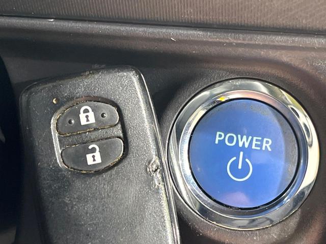 アクア クロスオーバー　純正ナビ　バックカメラ　衝突被害軽減システム　禁煙車　ドラレコ　スマートキー　ＬＥＤヘッド　ビルトインＥＴＣ　純正１６インチアルミ　オートハイビーム　車線逸脱警報　オートライト　オートエアコン（7枚目）