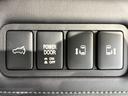 デリカＤ：５ アーバンギア　Ｇ　パワーパッケージ　４ＷＤ　純正１０インチナビ　バックカメラ　両側パワースライドドア　ｅ－Ａｓｓｉｓｔ　レーダークルーズコントロール　スマートキー　パワーバックドア　パドルシフト（5枚目）