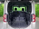 後席を格納すると、これだけの広さが！シーンに合わせたシートアレンジで、大きな荷物も積むことが出来ます♪