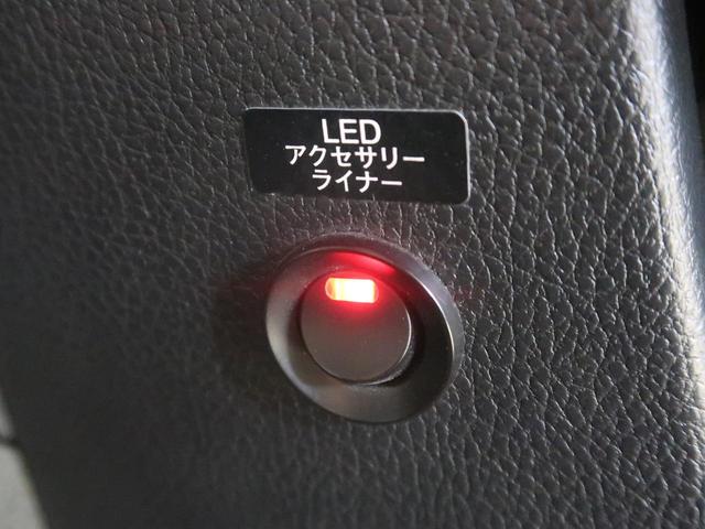 ＳＴＩ　大型リヤスポイラー　ＬＥＤアクセサリーライナー　禁煙車　ＳＤナビ　バックカメラ　ＥＴＣ　純正１８インチアルミ　ＬＥＤヘッドライト　ハーフレザーシート　Ｂｌｕｅｔｏｏｔｈオーディオ　オートライト(37枚目)