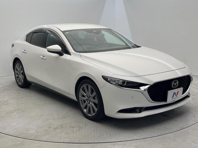 ＭＡＺＤＡ３セダン １５Ｓ　ツーリング　３６０度セーフティパッケージ　８．８インチマツダコネクトナビ　スマートブレーキサポート　ブラインドスポットモニタリング　車線逸脱警報　純正１８インチアルミ　ＬＥＤヘッドランプ　デュアルエアコン　ＥＴＣ（17枚目）