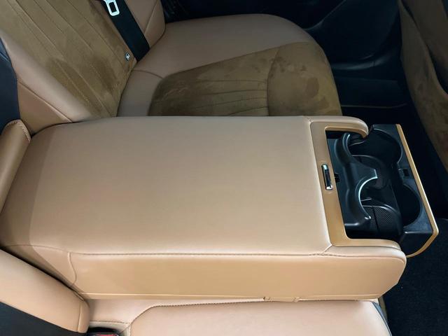 クラウンハイブリッド Ｓ　エレガンススタイル　茶革ハーフレザーシート　純正ＳＤナビ　バックカメラ　禁煙車　プリクラッシュセーフティ　レーダークルーズ　コーナーセンサー　スマートキー　シートヒーター　ＬＥＤヘッド　ＥＴＣ　純正１８インチアルミ（46枚目）