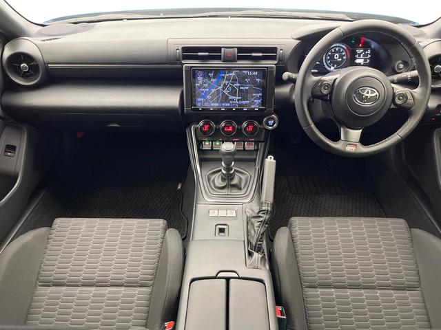 GR86 RC 6MT 禁煙車 純正9型ナビ バックカメラ GRエアロスタビライジングカバー ETC 純正革巻きステアリング 左右独立型フルオートエアコン スマートキー LEDヘッドライト(2枚目)