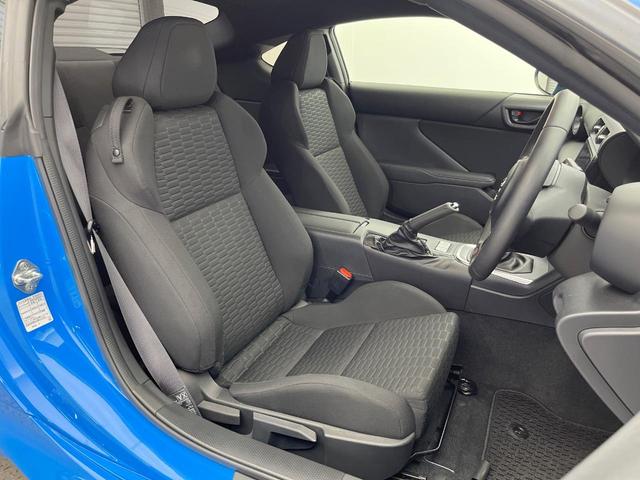 GR86 RC 6MT 禁煙車 純正9型ナビ バックカメラ GRエアロスタビライジングカバー ETC 純正革巻きステアリング 左右独立型フルオートエアコン スマートキー LEDヘッドライト(13枚目)
