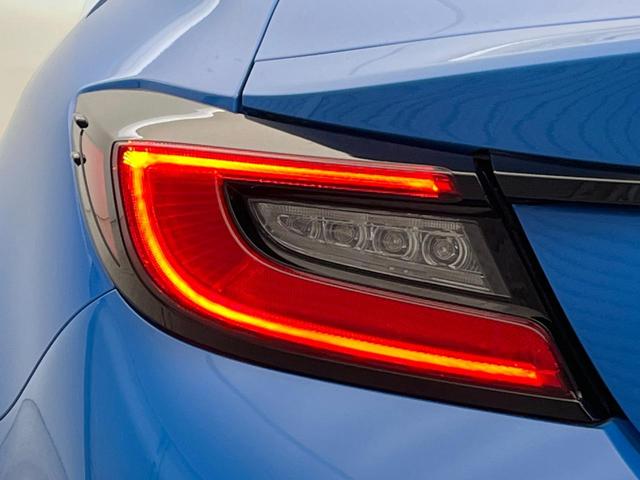 GR86 RC 6MT 禁煙車 純正9型ナビ バックカメラ GRエアロスタビライジングカバー ETC 純正革巻きステアリング 左右独立型フルオートエアコン スマートキー LEDヘッドライト(31枚目)