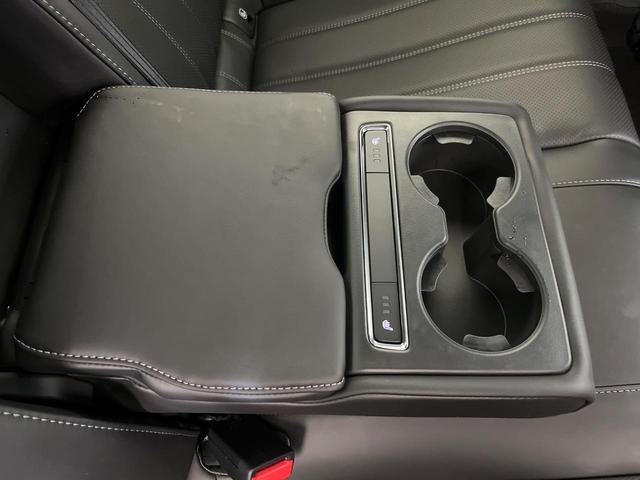 ＭＡＺＤＡ６セダン ２５Ｓ　Ｌパッケージ　全周囲カメラ　ＢＯＳＥサウンドシステム　マツダコネクト　レーダークルーズコントロール　ドラレコ　ＥＴＣ　純正１９インチアルミホイール　シートヒーター　パワーシート　ＬＥＤヘッドライト（33枚目）