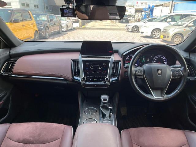 クラウンハイブリッド ＲＳアドバンス　禁煙　前期　テラロッサシート　セーフティセンス　ＢＳＭ　３眼ＬＥＤヘッドライト　純正１８インチＡＷ　ＨＵＤ　革巻ステアリング　パドルシフト　シートメモリー　スマートキー　スーパーライブサウンド（2枚目）