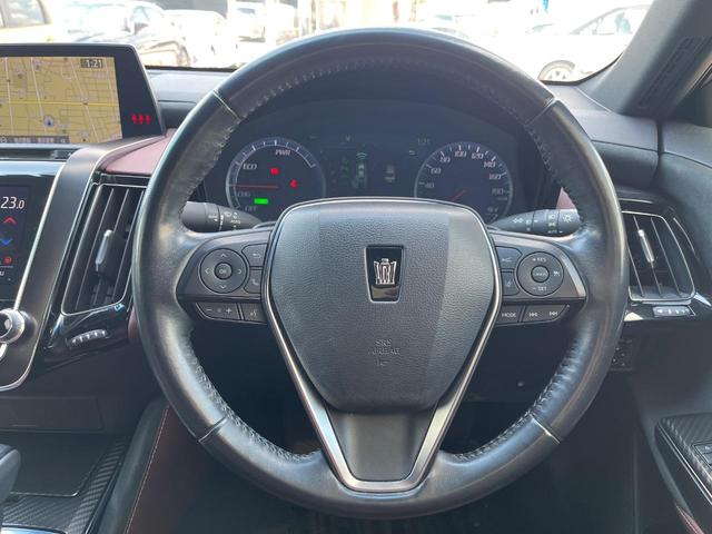 クラウンハイブリッド ＲＳアドバンス　禁煙　前期　テラロッサシート　セーフティセンス　ＢＳＭ　３眼ＬＥＤヘッドライト　純正１８インチＡＷ　ＨＵＤ　革巻ステアリング　パドルシフト　シートメモリー　スマートキー　スーパーライブサウンド（12枚目）