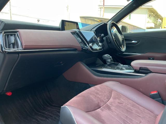 クラウンハイブリッド ＲＳアドバンス　禁煙　前期　テラロッサシート　セーフティセンス　ＢＳＭ　３眼ＬＥＤヘッドライト　純正１８インチＡＷ　ＨＵＤ　革巻ステアリング　パドルシフト　シートメモリー　スマートキー　スーパーライブサウンド（17枚目）