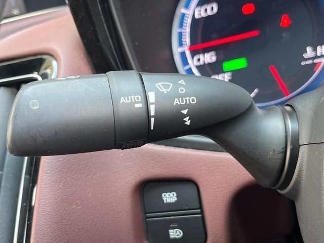 クラウンハイブリッド ＲＳアドバンス　禁煙　前期　テラロッサシート　セーフティセンス　ＢＳＭ　３眼ＬＥＤヘッドライト　純正１８インチＡＷ　ＨＵＤ　革巻ステアリング　パドルシフト　シートメモリー　スマートキー　スーパーライブサウンド（23枚目）