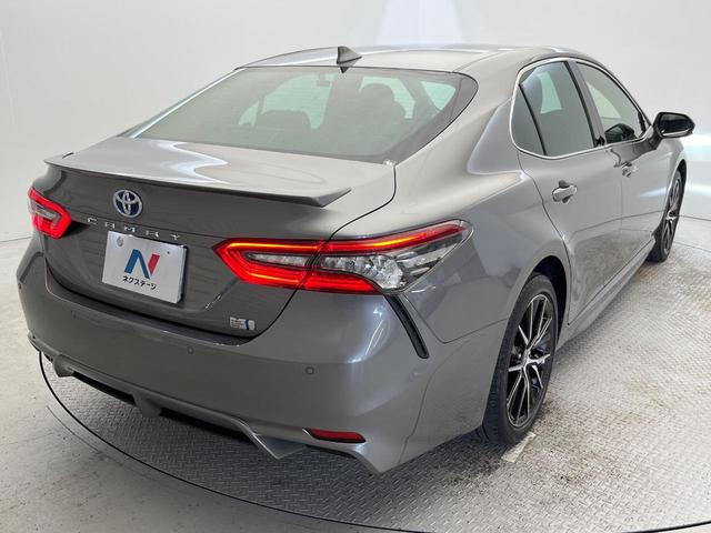 カムリ ＷＳレザーパッケージ　禁煙車　後期　セーフティセンス　ＢＳＭ　パノラミックビューモニター　ＬＥＤヘッドライト　純正１８インチＡＷ　カラーＨＵＤ　電動チルトテレスコピック　黒革　パワーシート　シートヒーター　スマートキー（17枚目）