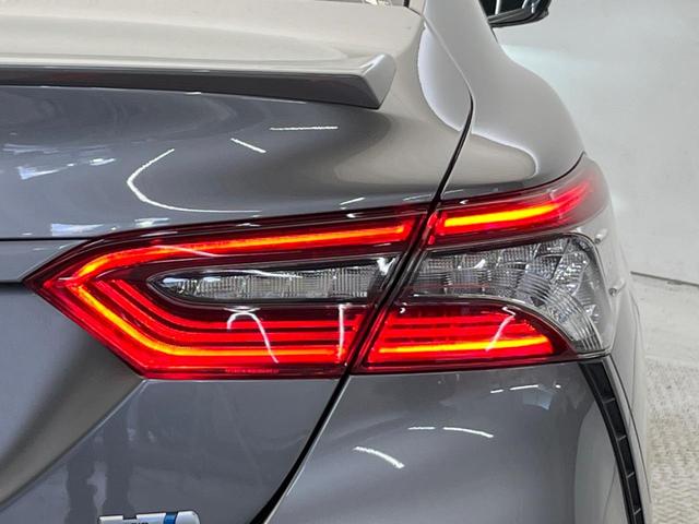 カムリ ＷＳレザーパッケージ　禁煙車　後期　セーフティセンス　ＢＳＭ　パノラミックビューモニター　ＬＥＤヘッドライト　純正１８インチＡＷ　カラーＨＵＤ　電動チルトテレスコピック　黒革　パワーシート　シートヒーター　スマートキー（55枚目）