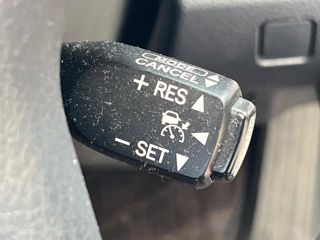 クラウンハイブリッド ロイヤルサルーンＧ　禁煙車　アドバンスパッケージ　ＨＩＤヘッドライト　純正１６インチＡＷ　革巻ステアリング　電動チルトテレスコピック　シートメモリー　パワーシート　スマートキー　スーパーライブサウンド　シートヒーター（4枚目）