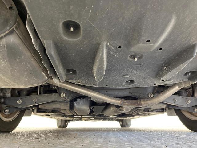 クラウンハイブリッド ロイヤルサルーンＧ　禁煙車　アドバンスパッケージ　ＨＩＤヘッドライト　純正１６インチＡＷ　革巻ステアリング　電動チルトテレスコピック　シートメモリー　パワーシート　スマートキー　スーパーライブサウンド　シートヒーター（18枚目）