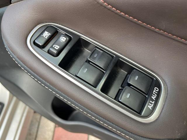 クラウンハイブリッド ロイヤルサルーンＧ　禁煙車　アドバンスパッケージ　ＨＩＤヘッドライト　純正１６インチＡＷ　革巻ステアリング　電動チルトテレスコピック　シートメモリー　パワーシート　スマートキー　スーパーライブサウンド　シートヒーター（21枚目）