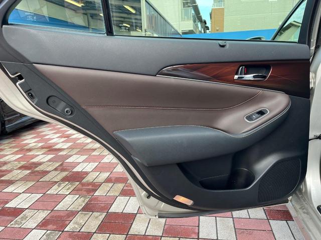 クラウンハイブリッド ロイヤルサルーンＧ　禁煙車　アドバンスパッケージ　ＨＩＤヘッドライト　純正１６インチＡＷ　革巻ステアリング　電動チルトテレスコピック　シートメモリー　パワーシート　スマートキー　スーパーライブサウンド　シートヒーター（49枚目）