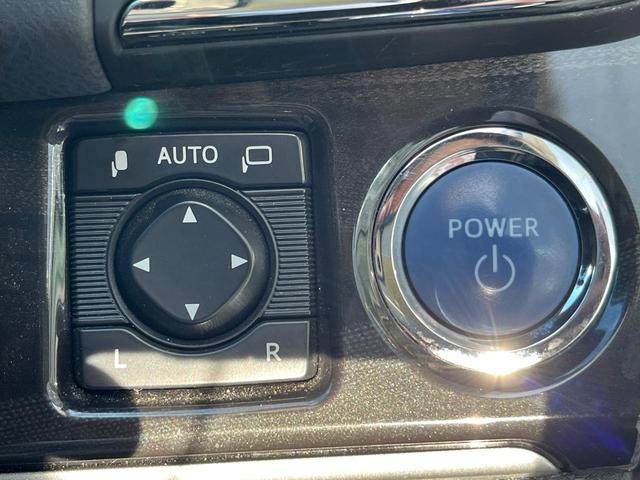 クラウンハイブリッド アスリートＧ　クルーズコントロール　ＨＩＤヘッドライト　純正１８スパッタリングＡＷ　革巻ステアリング　黒革シート　ベンチレーション　シートメモリー　スマートキー　スーパーライブサウンドシステム　ソナー　ＥＴＣ（28枚目）