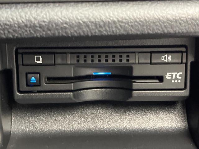 クラウンハイブリッド アスリートＧ　後期　ジャパンカラーセレクションパッケージ　シートベンチレーション　レーダークルーズコントロール　ドラレコ　ＥＴＣ　オートマチックハイビーム　ブラインドスポットモニター　ＬＥＤヘッドライト（8枚目）