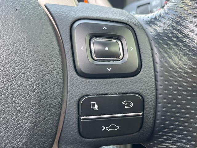 【プリクラッシュセーフティ】前方の車両等を検知し、衝突しそうな時は警報で注意を促し、ブレーキを踏む力をサポート。ブレーキを踏めなかった場合は衝突被害軽減ブレーキが作動、衝突回避をサポートします。