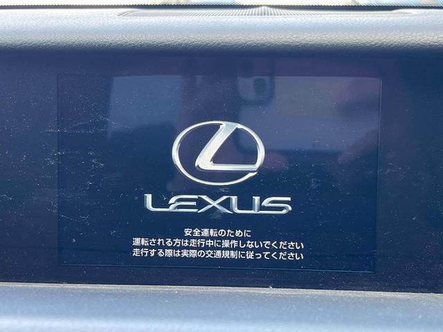 【メーカー純正ナビ】インテリアに溶け込むスタイリッシュな「専用設計」メーカーナビを装備♪視認性や操作性など基本性能にも優れ、より上質なカーライフをお楽しみいただけます。