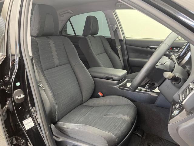 クラウンハイブリッド アスリートＳ　禁煙車　純正ナビ　バックカメラ　衝突被害軽減システム　スマートキー　ＨＩＤヘッド　ビルトインＥＴＣ　シートヒーター　クルーズコントロール　オートライト　純正１８インチアルミホイール（11枚目）