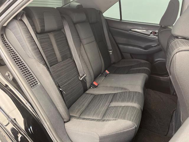 クラウンハイブリッド アスリートＳ　禁煙車　純正ナビ　バックカメラ　衝突被害軽減システム　スマートキー　ＨＩＤヘッド　ビルトインＥＴＣ　シートヒーター　クルーズコントロール　オートライト　純正１８インチアルミホイール（12枚目）