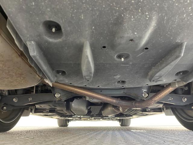 クラウンハイブリッド アスリートＳ　禁煙車　純正ナビ　バックカメラ　衝突被害軽減システム　スマートキー　ＨＩＤヘッド　ビルトインＥＴＣ　シートヒーター　クルーズコントロール　オートライト　純正１８インチアルミホイール（18枚目）