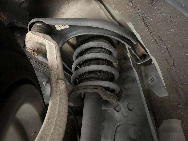 クラウンハイブリッド アスリートＳ　禁煙車　純正ナビ　バックカメラ　衝突被害軽減システム　スマートキー　ＨＩＤヘッド　ビルトインＥＴＣ　シートヒーター　クルーズコントロール　オートライト　純正１８インチアルミホイール（19枚目）