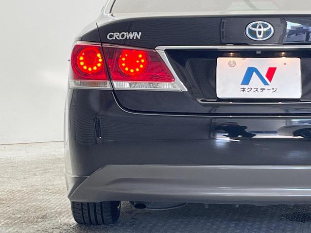 クラウンハイブリッド アスリートＳ　禁煙車　純正ナビ　バックカメラ　衝突被害軽減システム　スマートキー　ＨＩＤヘッド　ビルトインＥＴＣ　シートヒーター　クルーズコントロール　オートライト　純正１８インチアルミホイール（26枚目）